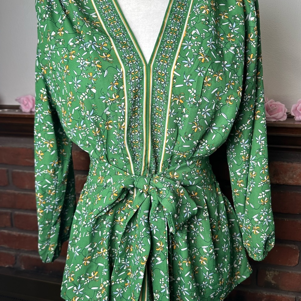 Max Studio Green Blouse - Picture 2 of 8